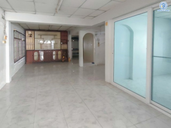 *****บ้านเดี่ยวมือสองย่านกรุงเทพฯ ม.โชคชัย4 ซอย41 เนื้อที่กว้างขวางมากถึง 62 ตร.ว. พร้อมฟังก์ชัน 5 ห้องนอน 3 ห้องน้ำ ที่จอดรถ 3 คัน บ้านสวย มีพื้นที่รอบบ้านกว้างขวาง สภาพใหม่ บนทำเลใจกลางเมือง เดินทางสะดวก  เชื่อมต่อถนนลาดพร้าว ประดิษฐ์มนูธรรม